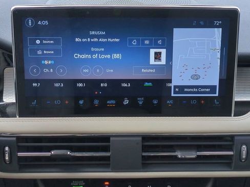 Used 2025 Lincoln Corsair AWD w/ Equipment Group 101A image 18