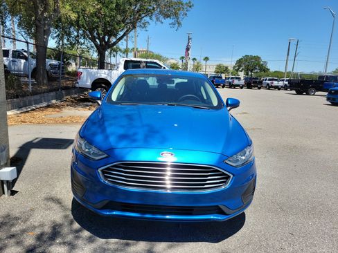Used 2020 Ford Fusion SE FWD image 2