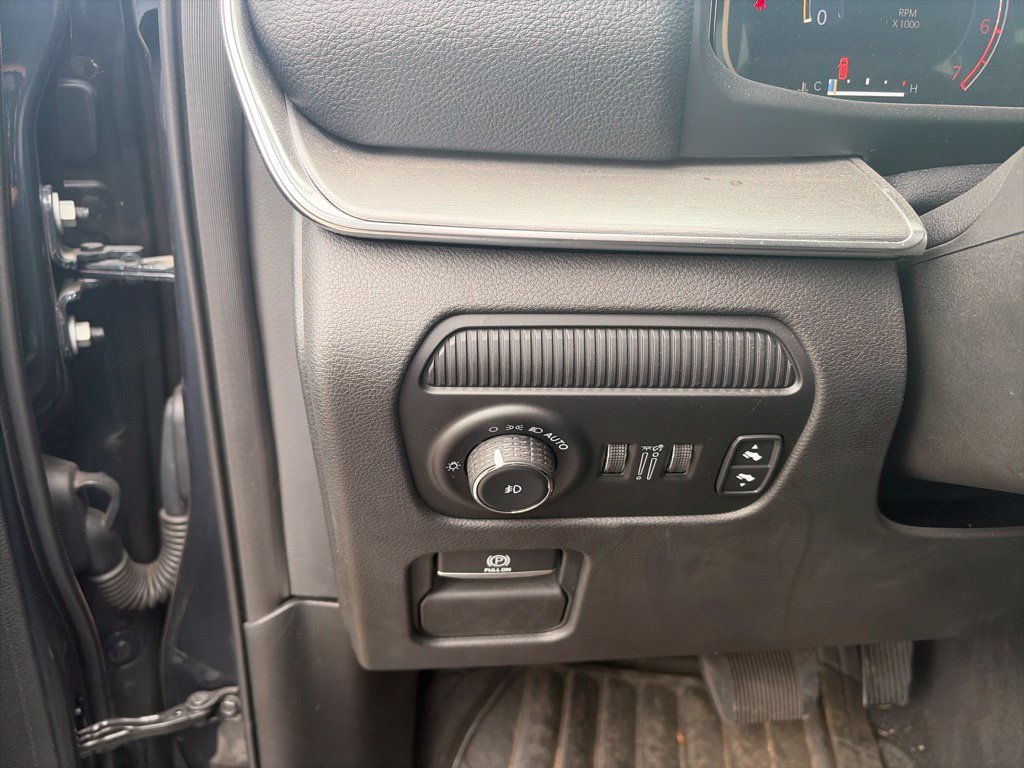 Used 2023 Jeep Wagoneer Series II AWD/4WD image 19