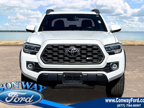 Used 2022 Toyota Tacoma TRD Off-Road w/ Technology Package image 2