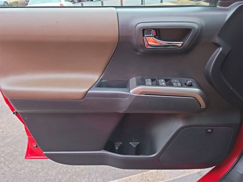 Used 2023 Toyota Tacoma Limited image 20