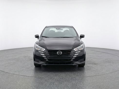 Used 2025 Nissan Versa SV FWD image 2