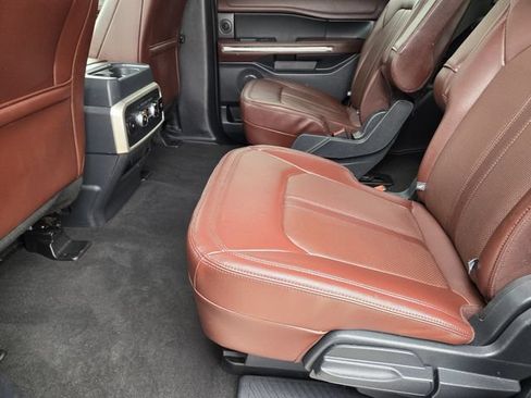 Used 2024 Ford Expedition Limited AWD/4WD image 30