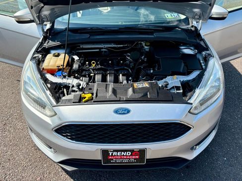 Used 2016 Ford Focus SE w/ SE Power Seat Package image 10