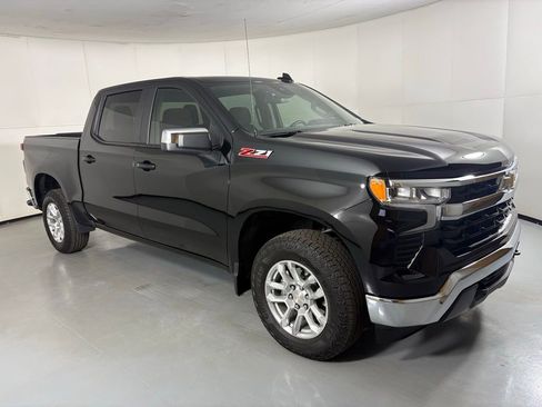 Used 2025 Chevrolet Silverado 1500 LT w/ Z71 Off-Road Package image 2