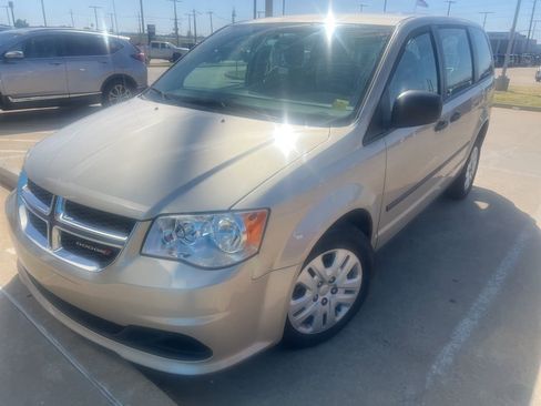 Used 2013 Dodge Grand Caravan American Value Package image 3