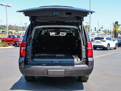 Used 2015 Chevrolet Suburban LT w/ Luxury Package RWD image 26