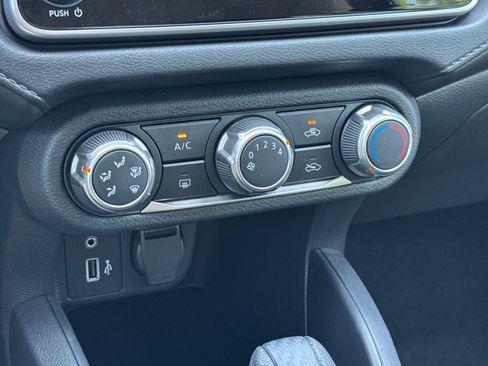 Used 2025 Nissan Versa S w/ S Plus Package image 21