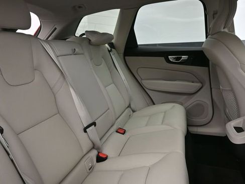 Used 2023 Volvo XC60 B5 Plus w/ Climate Package AWD/4WD image 33