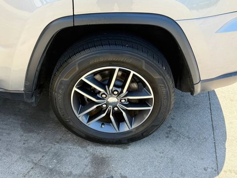 Used 2018 Jeep Grand Cherokee Limited AWD/4WD image 45