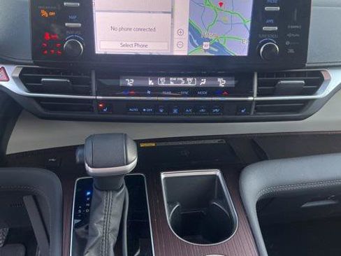 Certified 2024 Toyota Sienna XLE w/ XLE Plus Package image 10