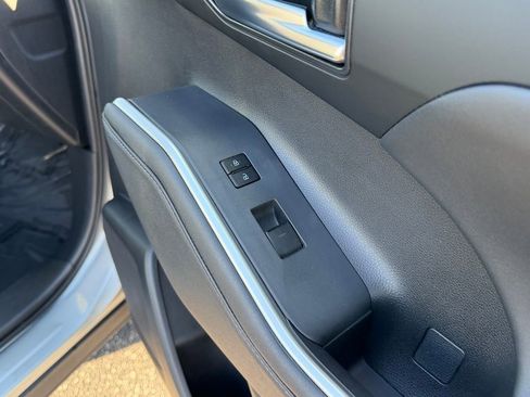 Used 2024 Toyota Highlander XLE image 27