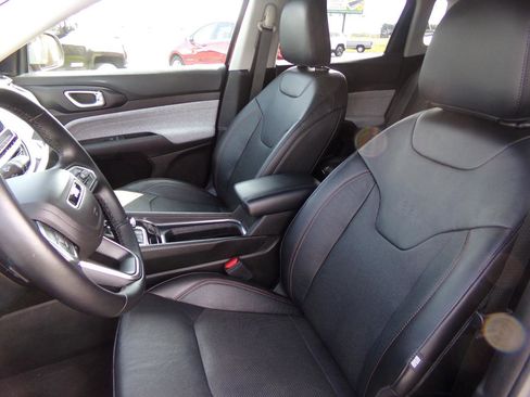 Used 2022 Jeep Compass Latitude AWD/4WD image 24