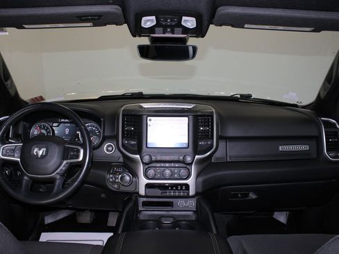 Used 2022 RAM 1500 Big Horn AWD/4WD image 3