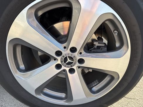 Used 2022 Mercedes-Benz GLC 300 4MATIC image 9