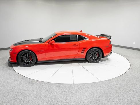 Used 2014 Chevrolet Camaro SS w/ SS Performance Package RWD image 33