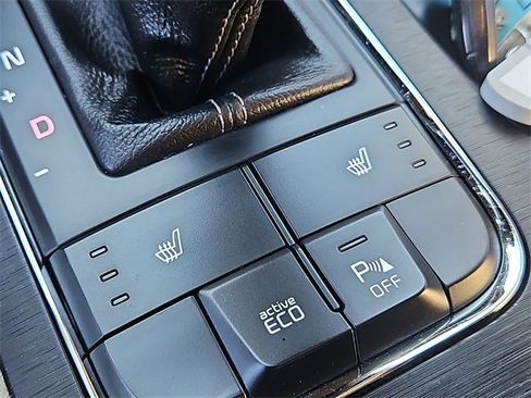 Used 2016 Kia Sedona LX w/ LX Convenience Package image 17