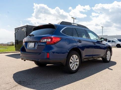 Used 2016 Subaru Outback 2.5i Premium AWD/4WD image 7