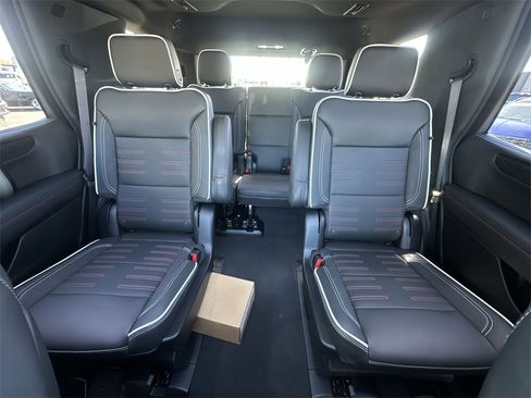 Used 2025 GMC Yukon AT4 Ultimate image 23