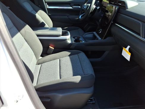 New 2026 GMC Terrain Elevation w/ LPO, Floor Liner Package image 9