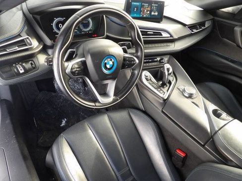 Used 2019 BMW i8 Roadster image 31