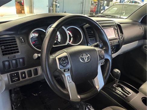 Used 2014 Toyota Tacoma 2WD Double Cab w/ Convenience Package image 22