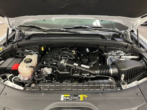 Used 2024 Jeep Grand Cherokee Limited w/ Black Appearance Package image 28