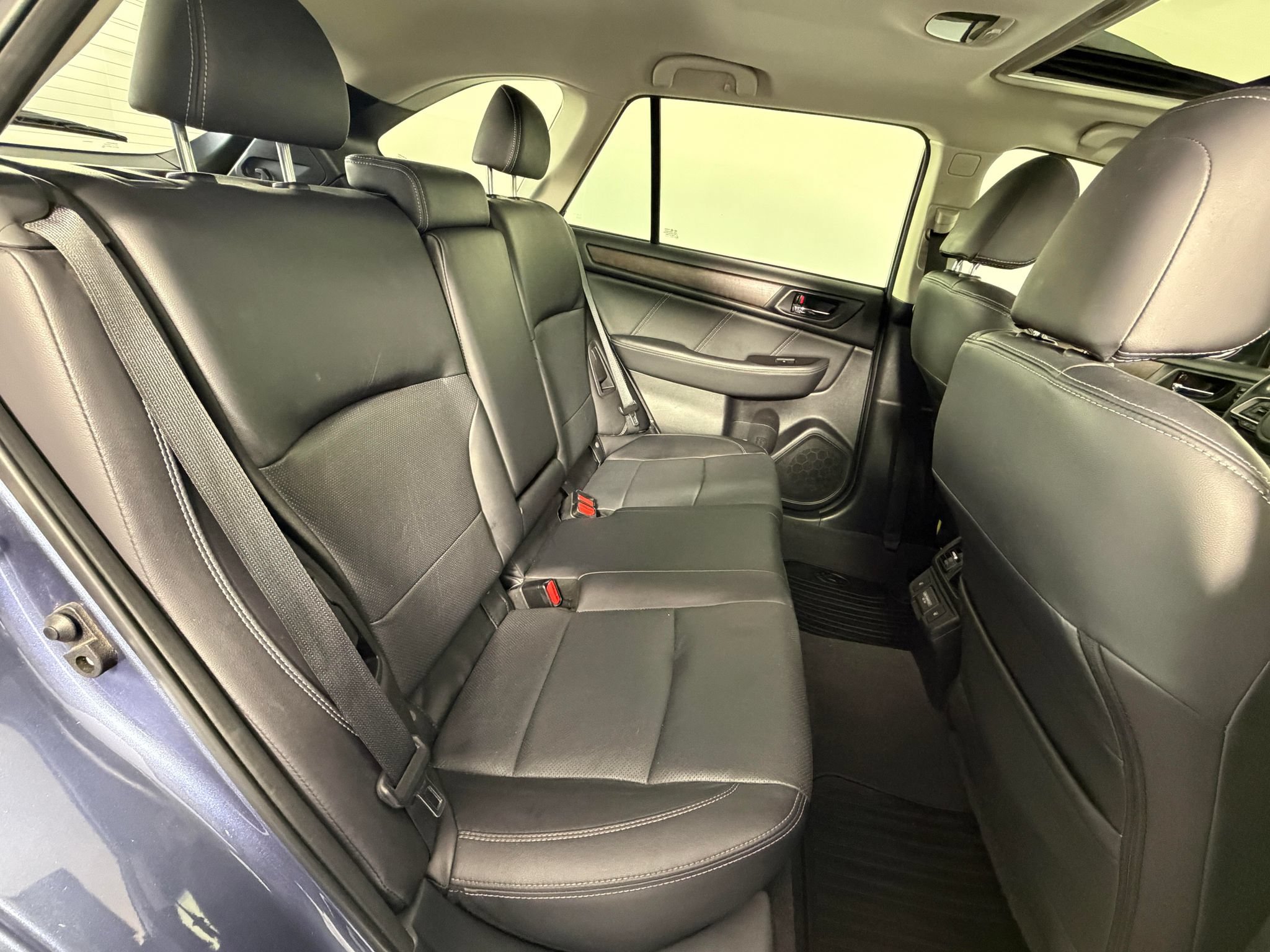 Used 2018 Subaru Outback 2.5i Limited AWD/4WD image 38