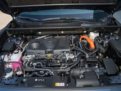 Certified 2025 Toyota RAV4 XLE w/ Convenience Package image 20