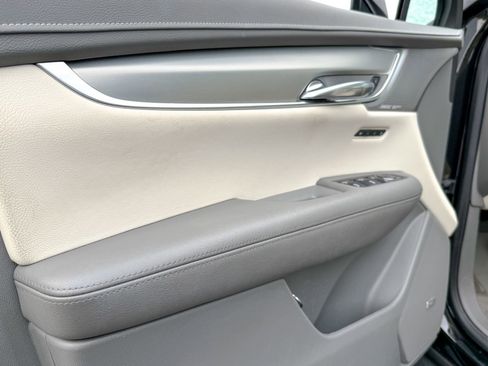 Certified 2022 Cadillac XT5 Premium Luxury image 13