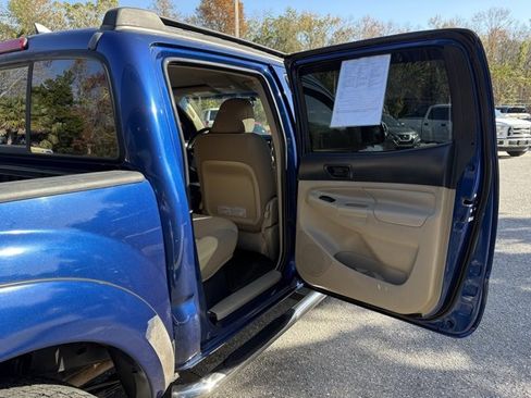 Used 2015 Toyota Tacoma PreRunner image 30