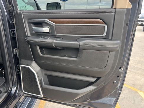 Used 2022 RAM 2500 Laramie w/ Chrome Appearance Group image 12