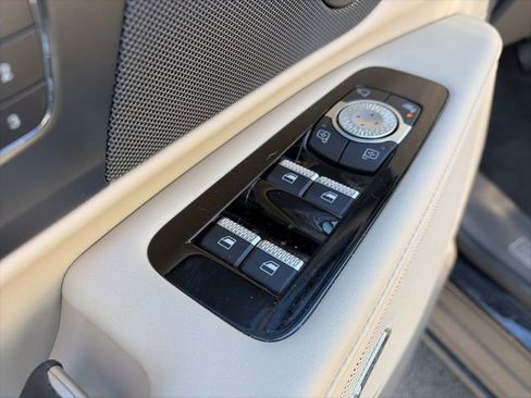 Used 2025 Lincoln Nautilus Premier w/ Equipment Group 102A image 11