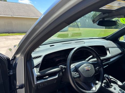 Used 2025 Cadillac XT4 Premium Luxury FWD image 14