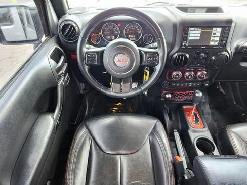 Used 2017 Jeep Wrangler Unlimited Rubicon AWD/4WD image 13