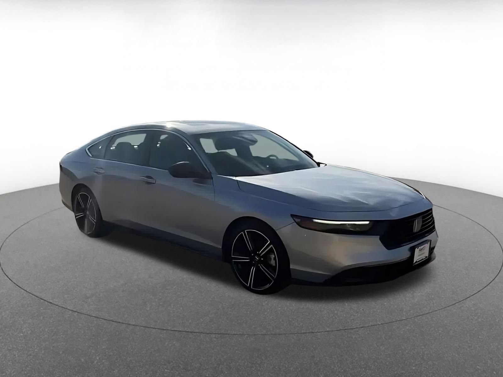 Used 2023 Honda Accord Sport image 3