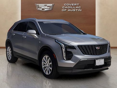 Certified 2023 Cadillac XT4 Luxury w/ Cold Weather Package FWD image 6