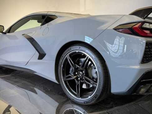 Used 2024 Chevrolet Corvette Stingray Premium Cpe w/ Z51 Performance Package RWD image 27