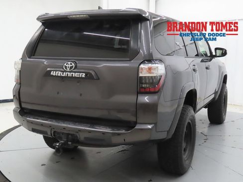 Used 2020 Toyota 4Runner TRD Off-Road AWD/4WD image 3