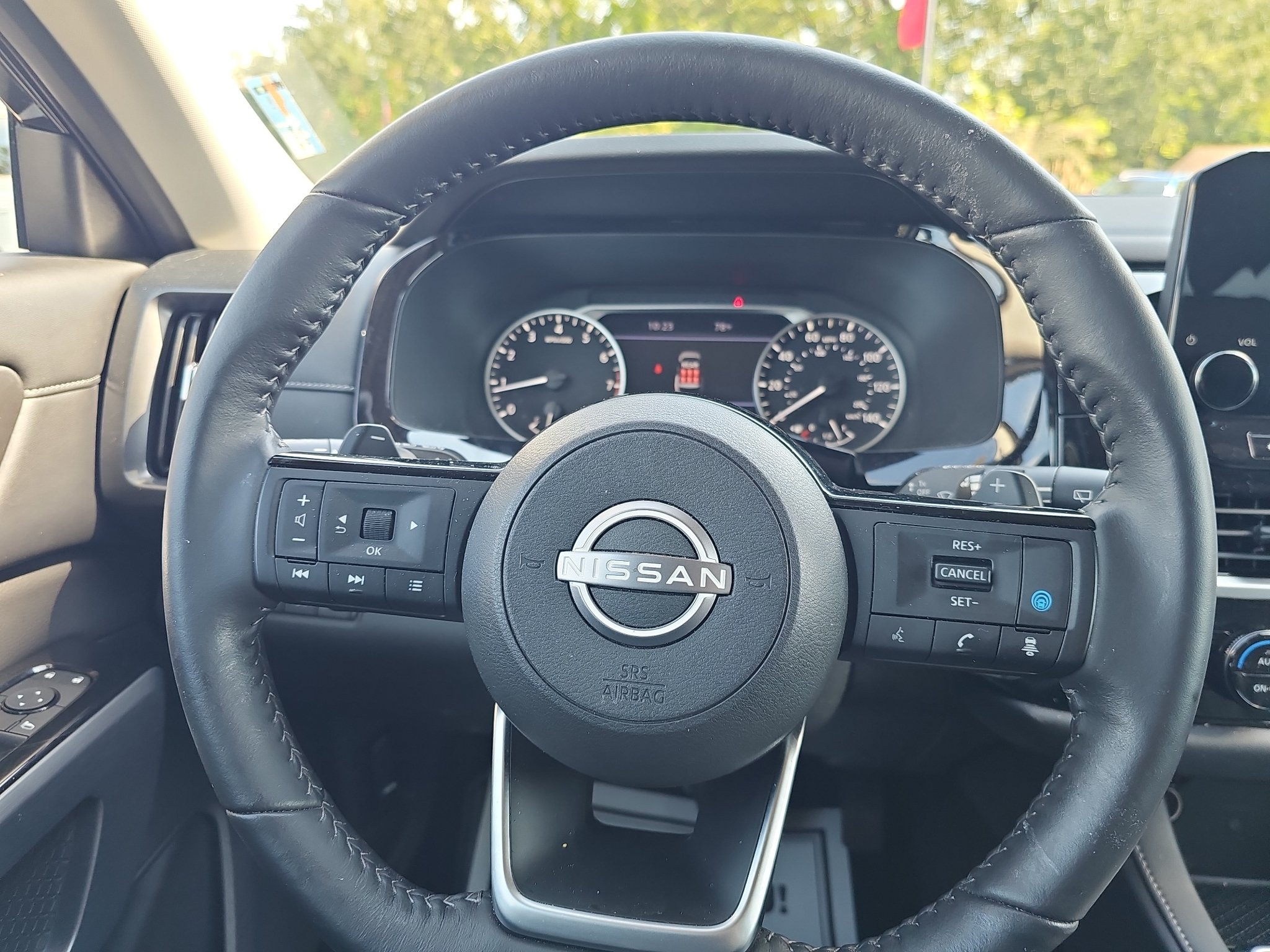 Used 2024 Nissan Pathfinder SL w/ Cargo Package FWD image 12