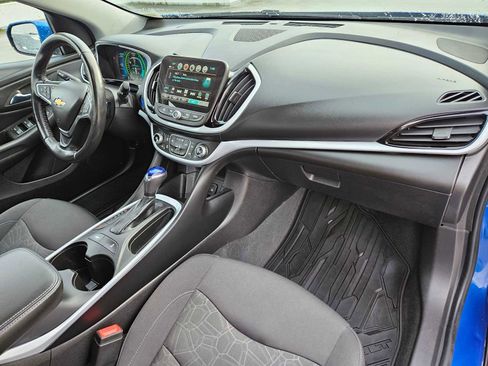 Used 2018 Chevrolet Volt LT w/ Comfort Package image 12