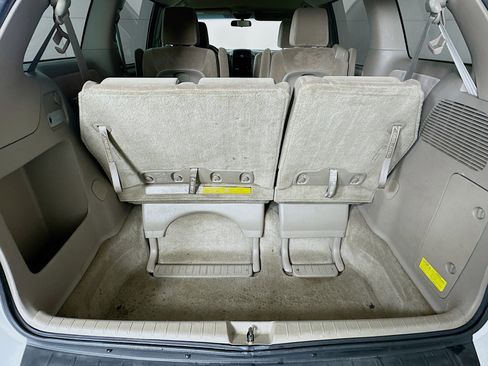 Used 2009 Toyota Sienna LE image 26