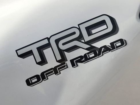 Certified 2025 Toyota Tacoma TRD Off-Road AWD/4WD image 12