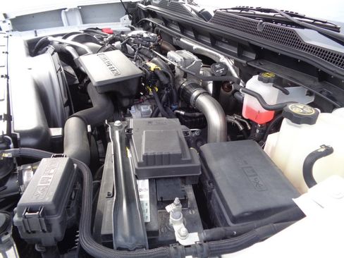 Used 2023 Chevrolet Silverado 2500 LT AWD/4WD image 33