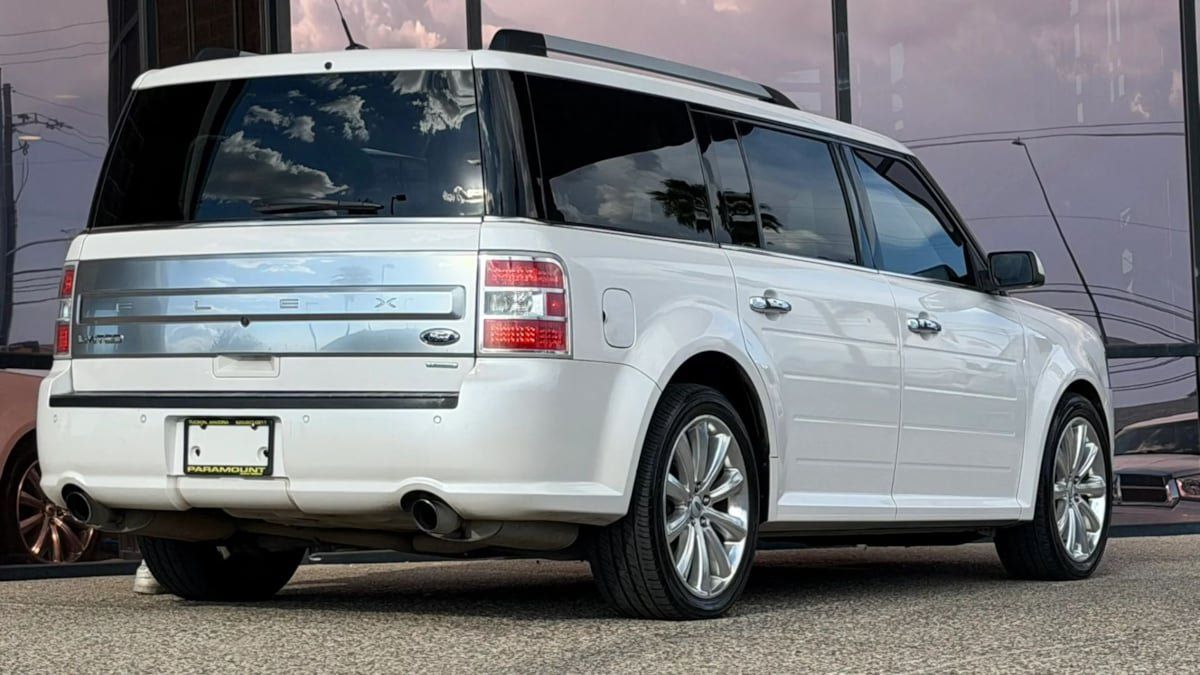 Used 2018 Ford Flex Limited w/ Equipment Group 303A AWD/4WD image 13