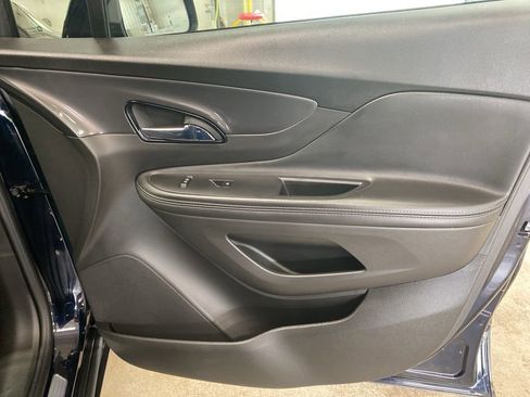 Used 2021 Buick Encore Preferred AWD/4WD image 23