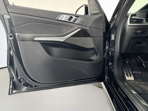 Used 2021 BMW X7 xDrive40i w/ M Sport Package AWD/4WD image 22