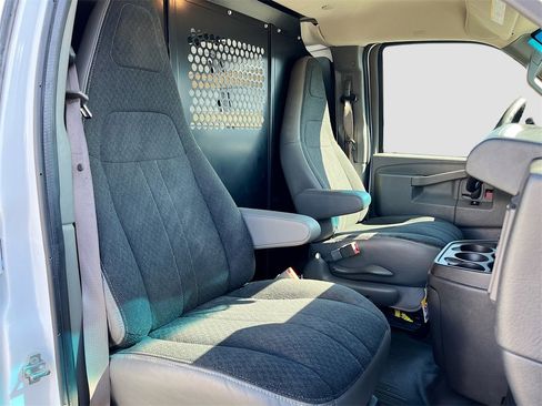 Used 2024 GMC Savana 2500 w/ Driver Convenience Package image 23