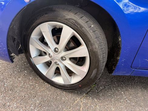 Used 2013 Hyundai Accent SE FWD image 7