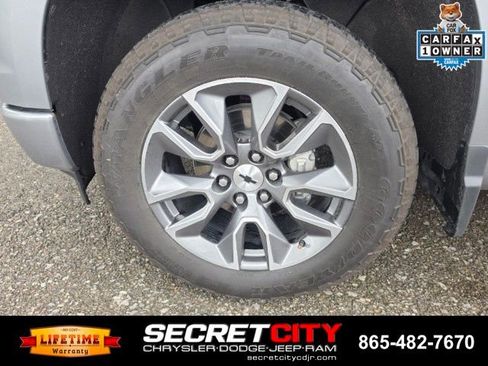 Used 2024 Chevrolet Silverado 1500 RST AWD/4WD image 9